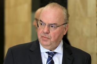 تزاحم على إنترنت الأقمار الاصطناعية