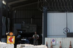 واشنطن تُجلي موظّفي سفارتها في لبنان: مؤشّر قوي إلى اقتراب ضربة محتملة لإيران