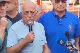 حكاية أقنعة سقطت