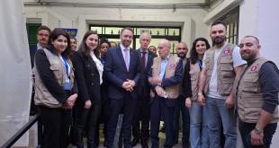 وزير خارجية بلجيكا في قلب بيروت تضامنًا مع الناس خلال زيارة تفقدية لمؤسسة عامل