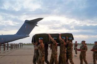 قائد اليونيفل في مراسم تأبين الجندي الفرنسي بمطار بيروت: سقط في سبيل السلام